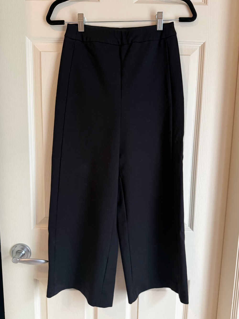 ICONE by Simons Black Wide Leg Cropped Pants Size Small Minimalist